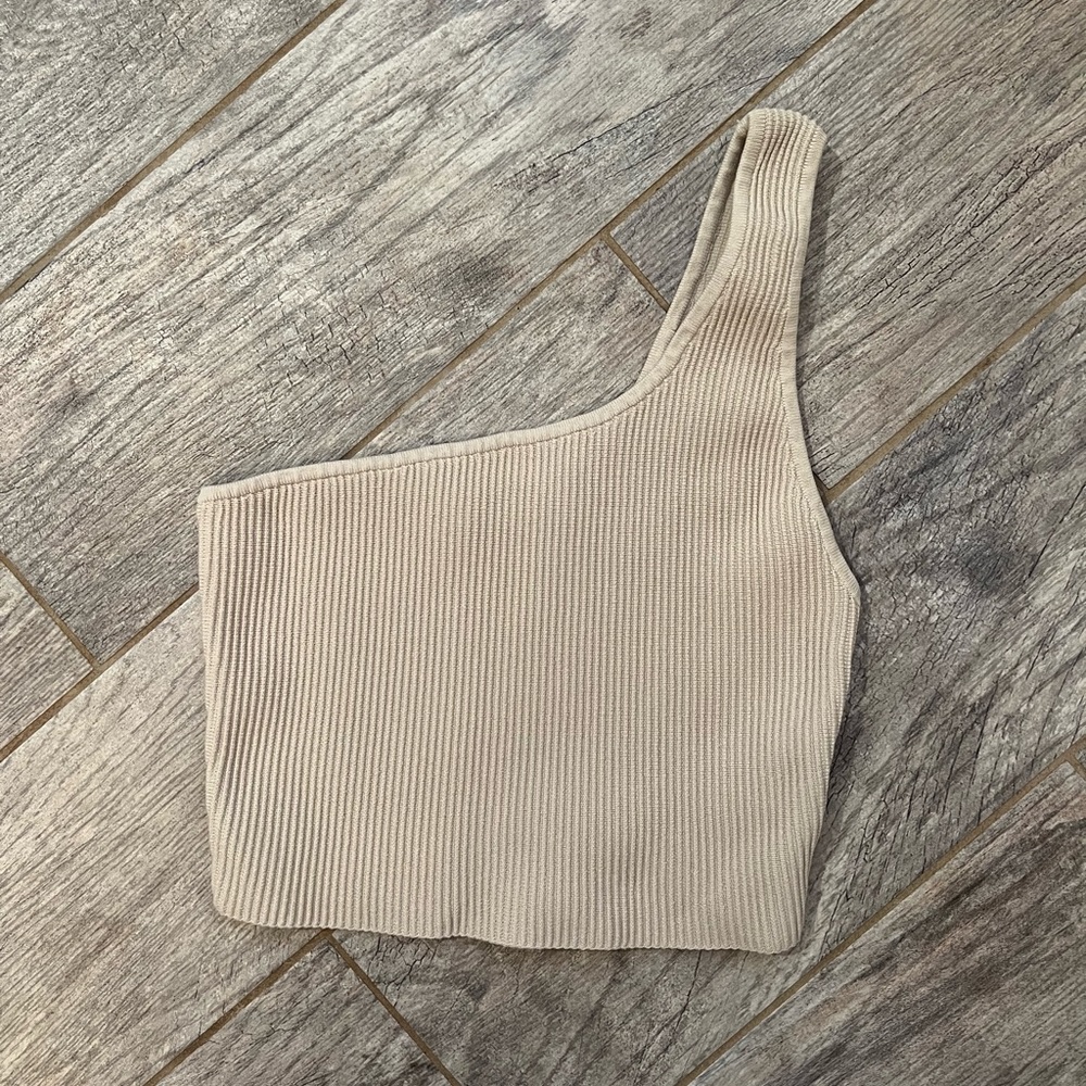 Aritizia Babaton Sculpt Knit One Shoulder Cropped Top